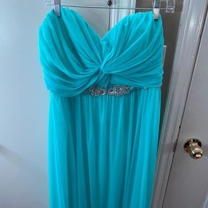 Large turquoise strapless dress. Size 17 in womens dresses. Medium/long length